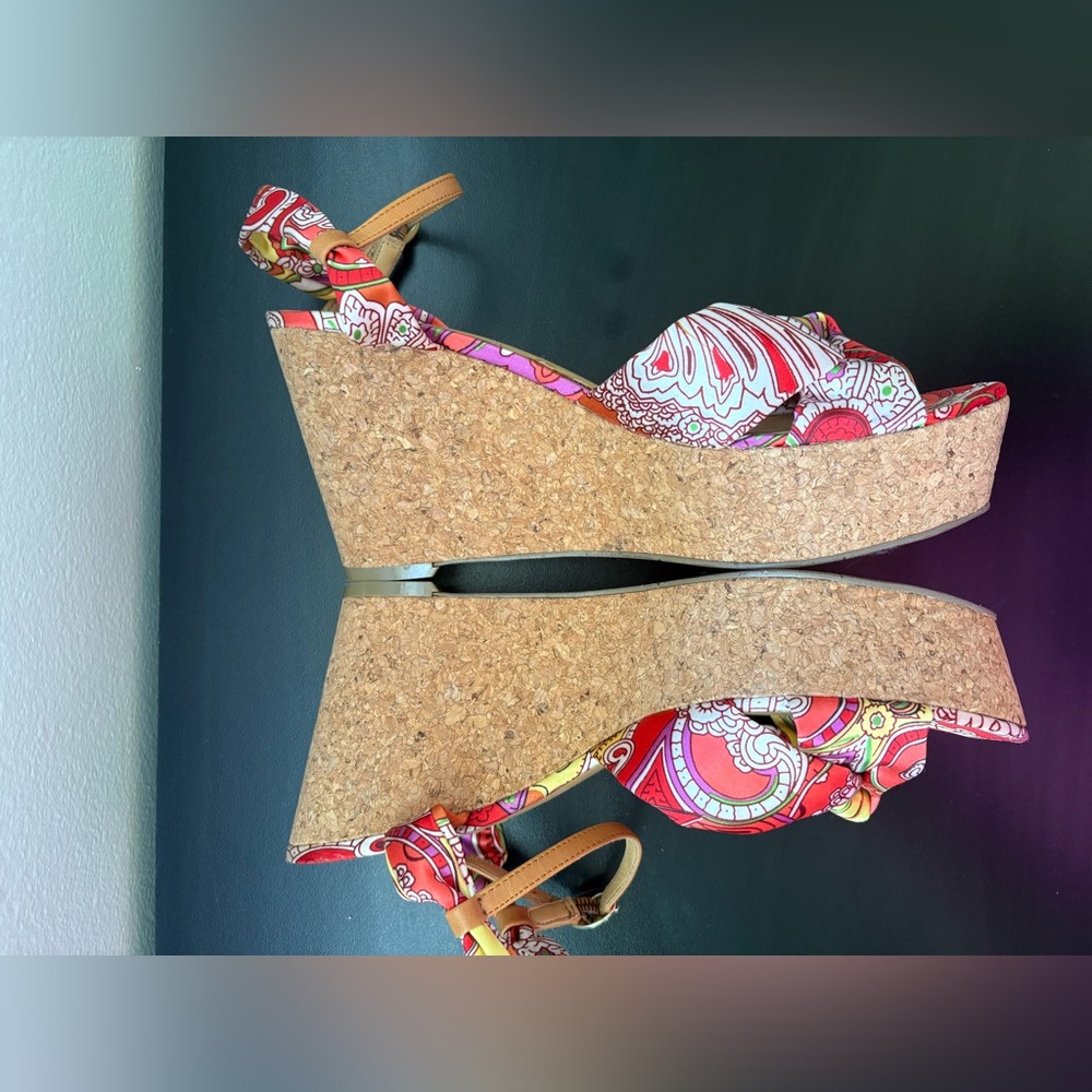 Nine West Red Satin Print ankle strap sandals in size 8.